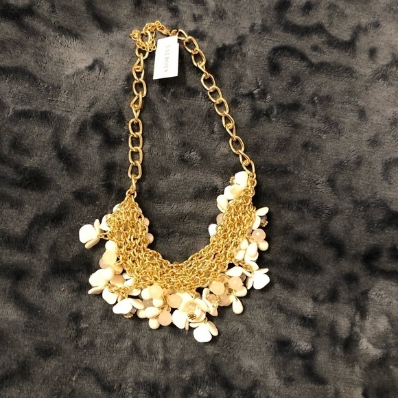 Talbots White & Gold Beaded Chunky Floral Bib Cluster Necklace - Picture 3 of 6